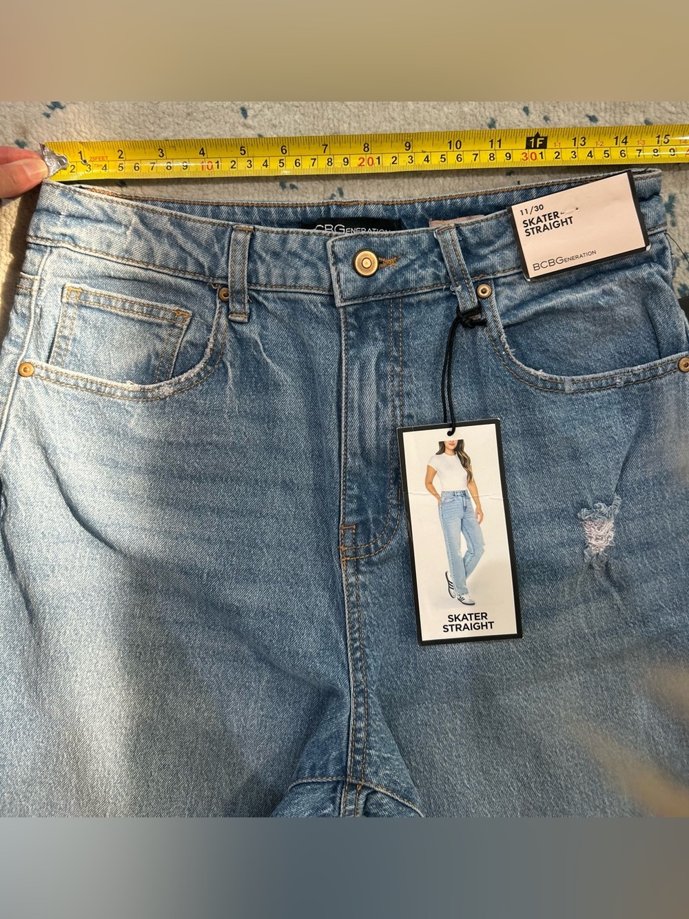 BCBGeneration Skater High Rise Straight Leg Medium Wash Jeans Sz 11/30 NWT - Picture 6 of 11